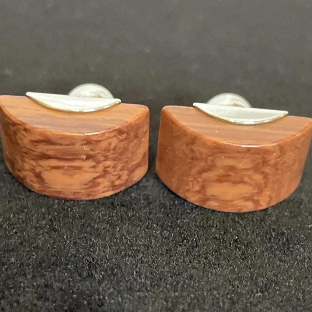 N/A wood tone